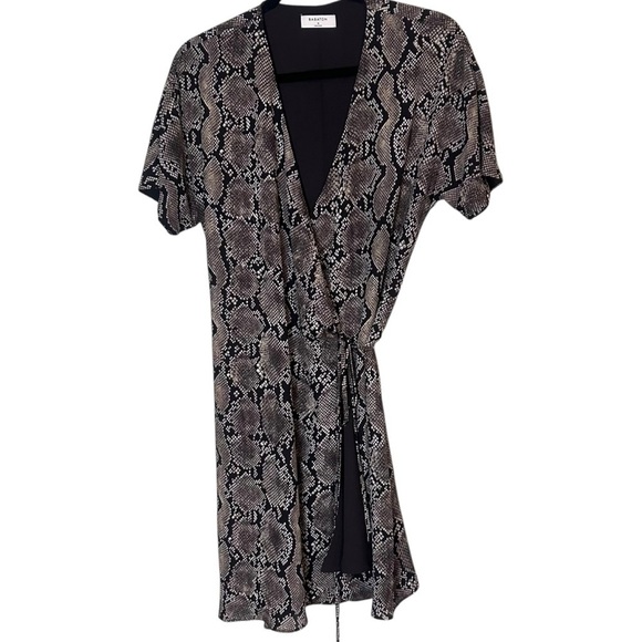 Aritzia Babaton Wallace Dress- Wrap Dress Pyhton Print- Size Medium - Picture 4 of 12